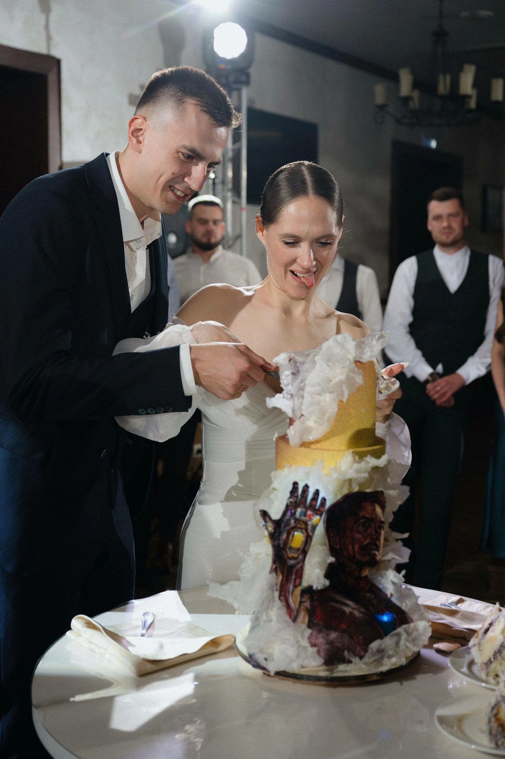 Тони Старк для камерного праздника