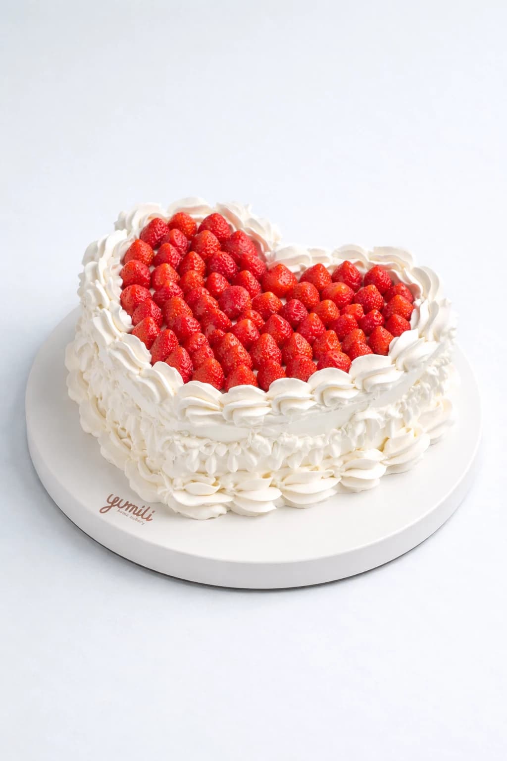 Клубничное сердце — торт на заказ в Красноярске